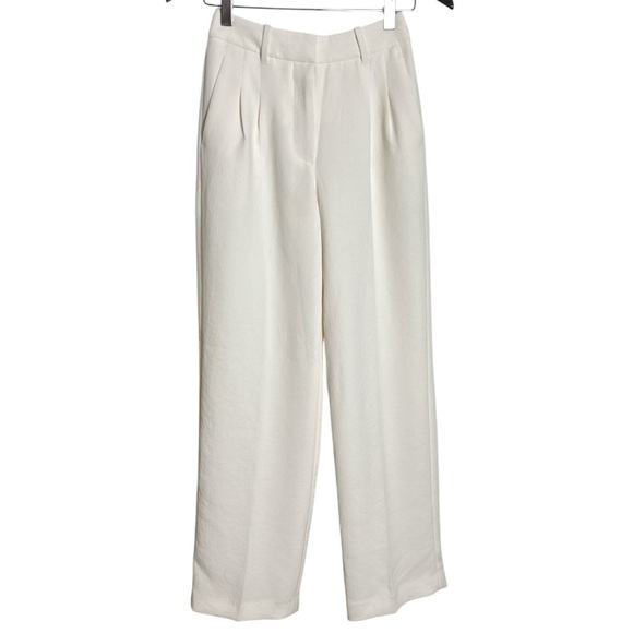 Aritzia Pants - Aritzia The Effortless Pants in Light Birch Size 00Short